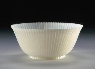 Bowl in the shape of a chrysanthemum