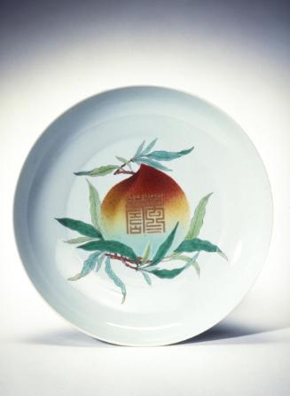 Plate with design of peach and the characters for “ten thousand longevities”