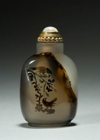 Snuff bottle with magpies on a plum tree