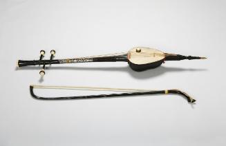 Stringed instrument (so sam sai) and bow