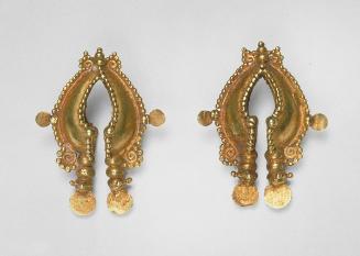 Pair of earrings