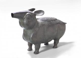 Tapir-shaped vessel (zun) with lid