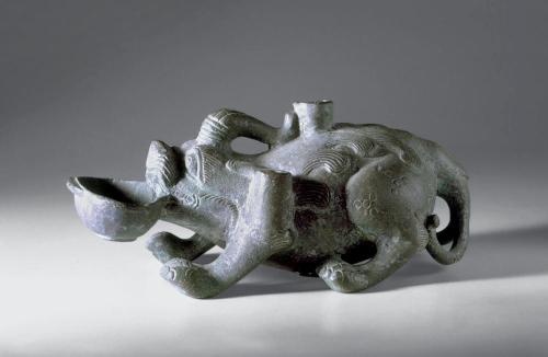 Animal-shaped vessel water dropper