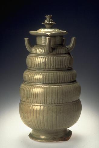 Covered five-tub vase with flower finial