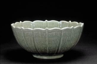 Bowl with eight scalloped divisions