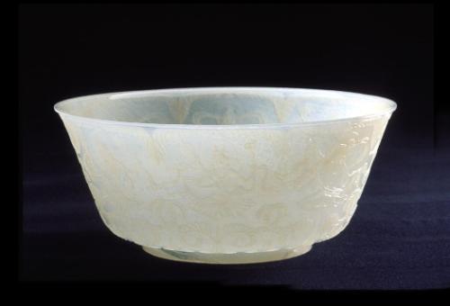 Mughal-style bowl with seated deities