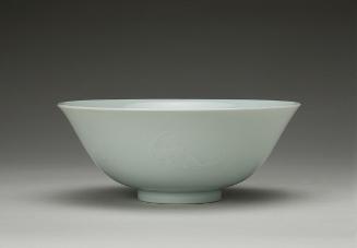 Bowl with five bats