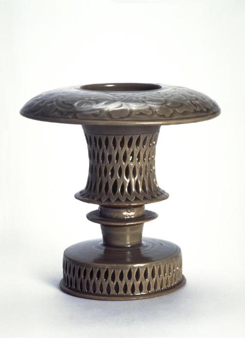 Incense burner with floral openwork