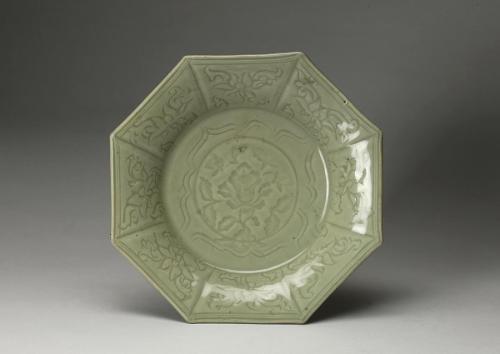 Octagonal plate