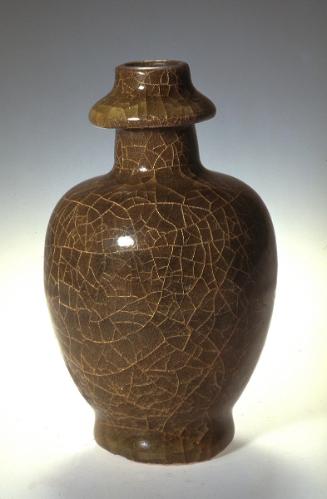 Small vase with ridged mouth