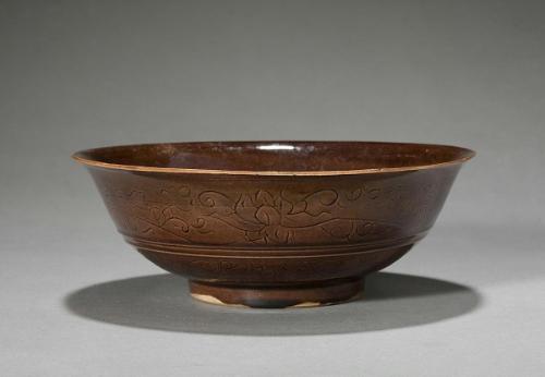 Shallow bowl