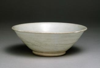 Shallow bowl