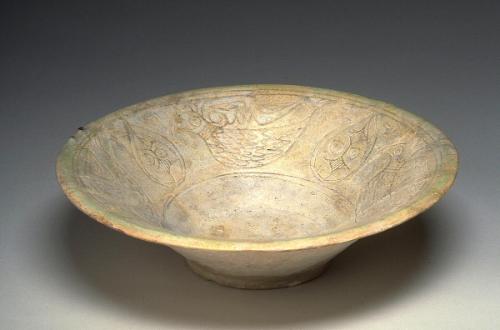 Bowl with incised decoration