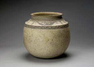 Short-necked spherical jar