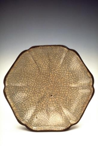 Hexagonal saucer