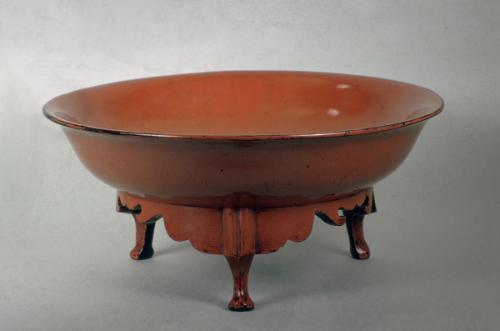 Three-legged deep bowl