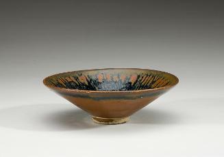 Shallow tea bowl