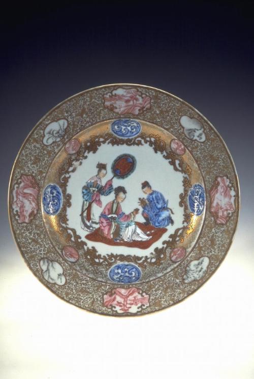 Plate with a scene of serving a court lady wine