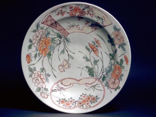 Large dish with flower decoration