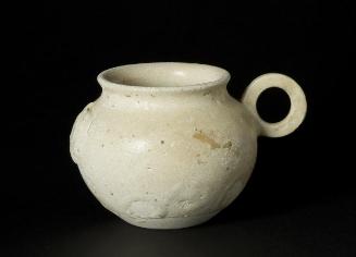 Pot with round ear