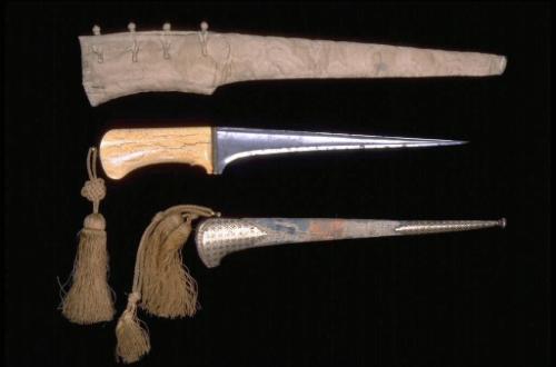 Dagger and sheath