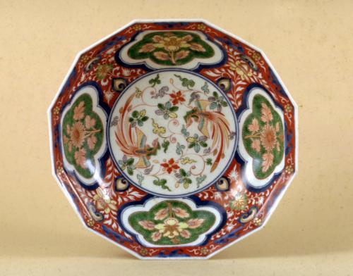 Bowl with phoenix and chrysanthemum decoration