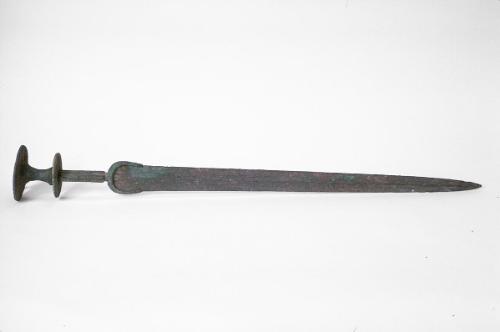 Sword with double disc pommel