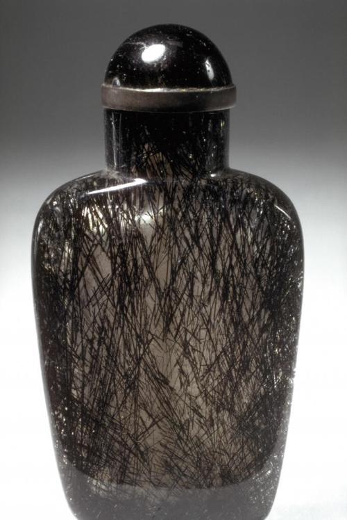 Snuff bottle