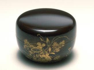 Flat-type tea container (hiranatsume) with autumn plants