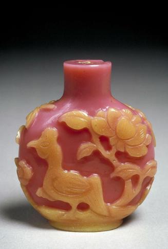 Snuff bottle with design of a cat, butterfly and peony