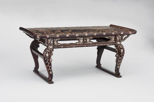 Reading desk with motif of the Ten Symbols of Longevity