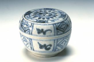 Round lidded box from the Hoi An shipwreck