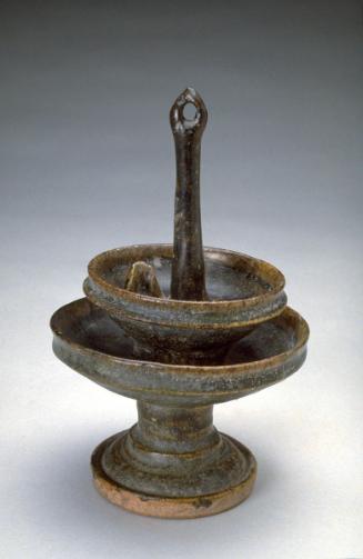 Two-tiered oil lamp