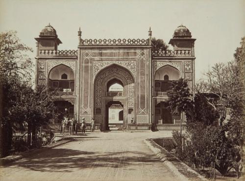 Entrance to Tomb of I'timadu-Daulah