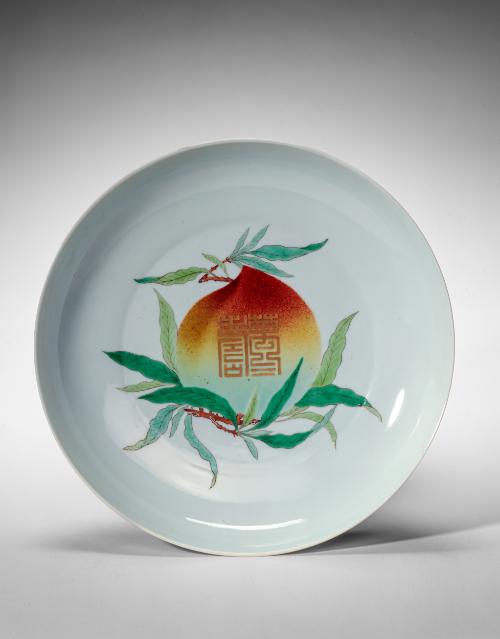 Plate with design of peach and the characters for “ten thousand longevities”