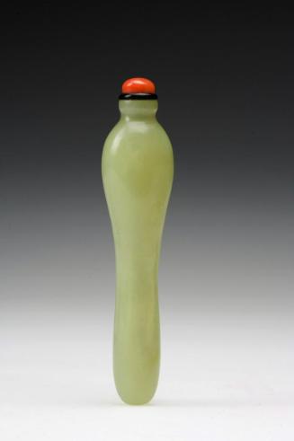 Snuff bottle of slender baluster form