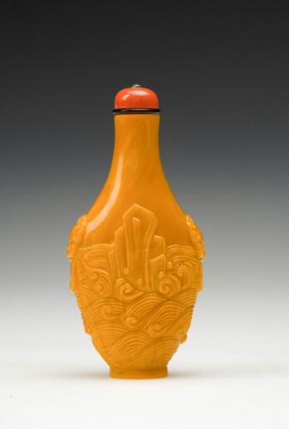 Snuff bottle depicting rising sun