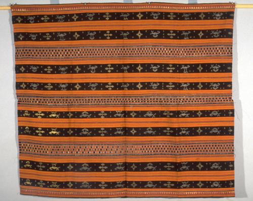 Woman's skirt cloth (tapis)